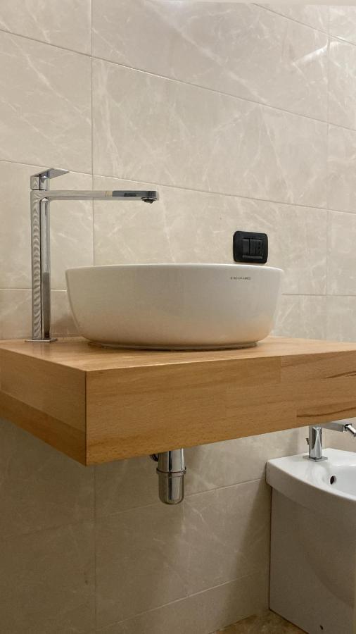B&B Mo•Si Massa d'Albe Luaran gambar