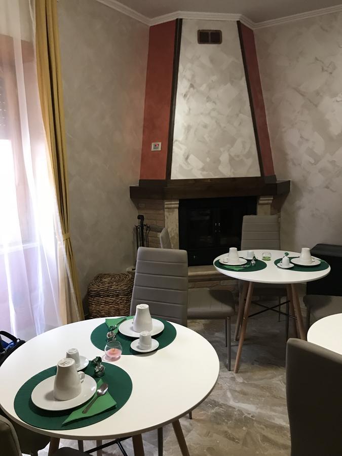 B&B Mo•Si Massa d'Albe Luaran gambar