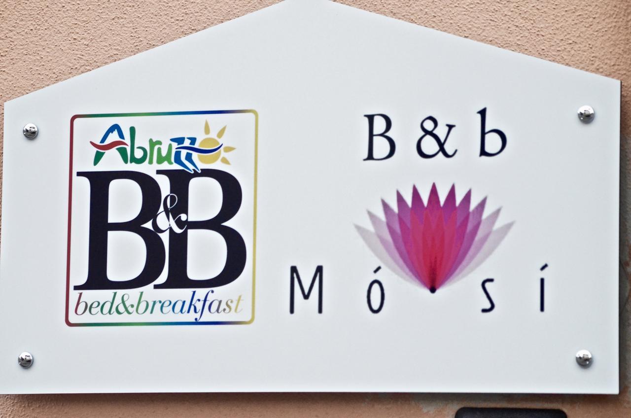 B&B Mo•Si Massa d'Albe Luaran gambar